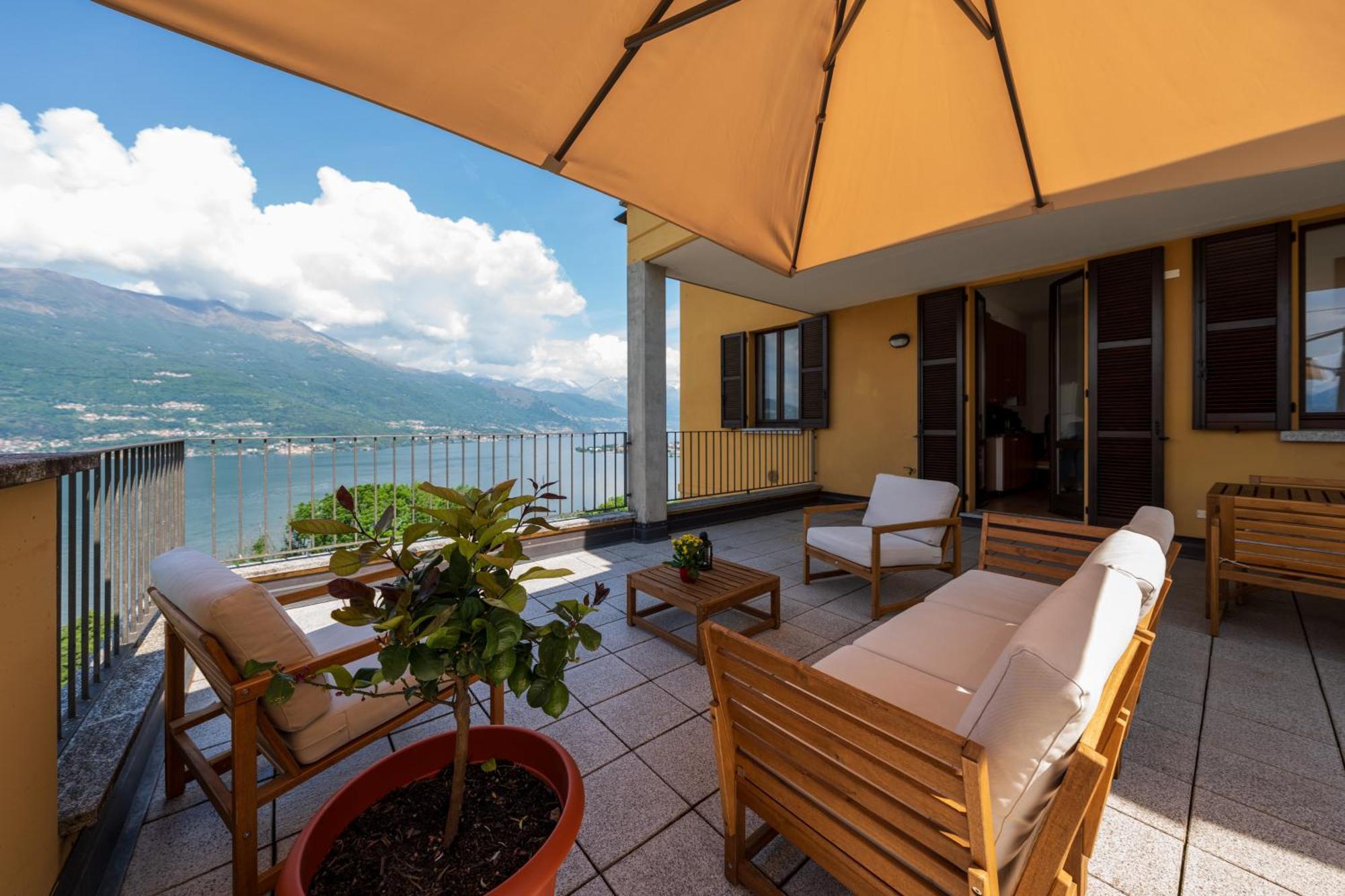 Stunning Apartment- Terrace And Swimming Pool 벨라노 외부 사진