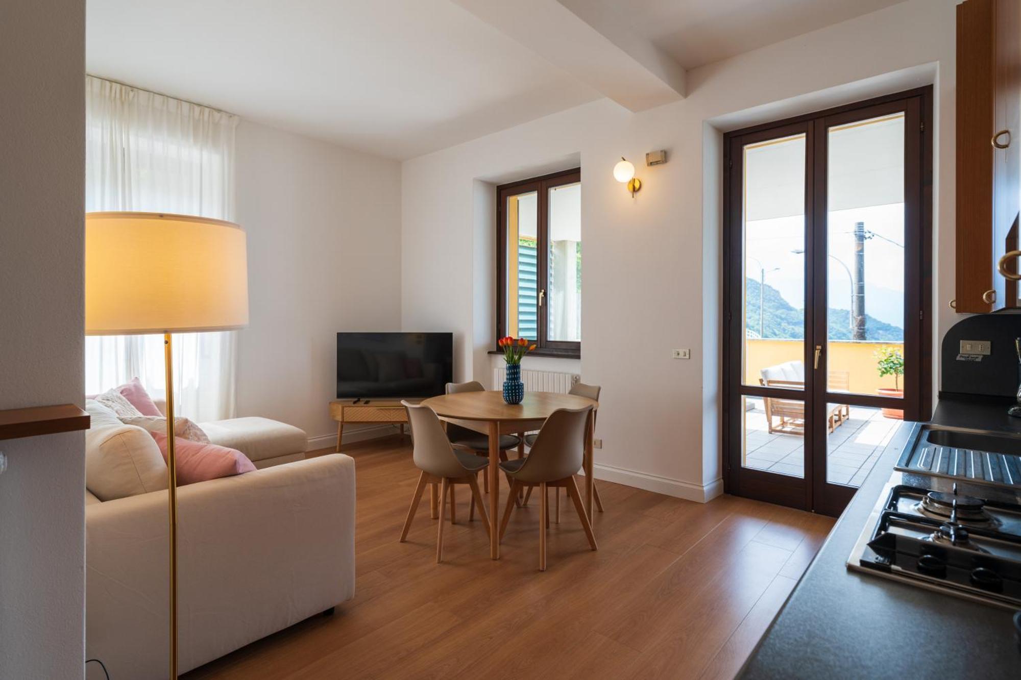 Stunning Apartment- Terrace And Swimming Pool 벨라노 외부 사진