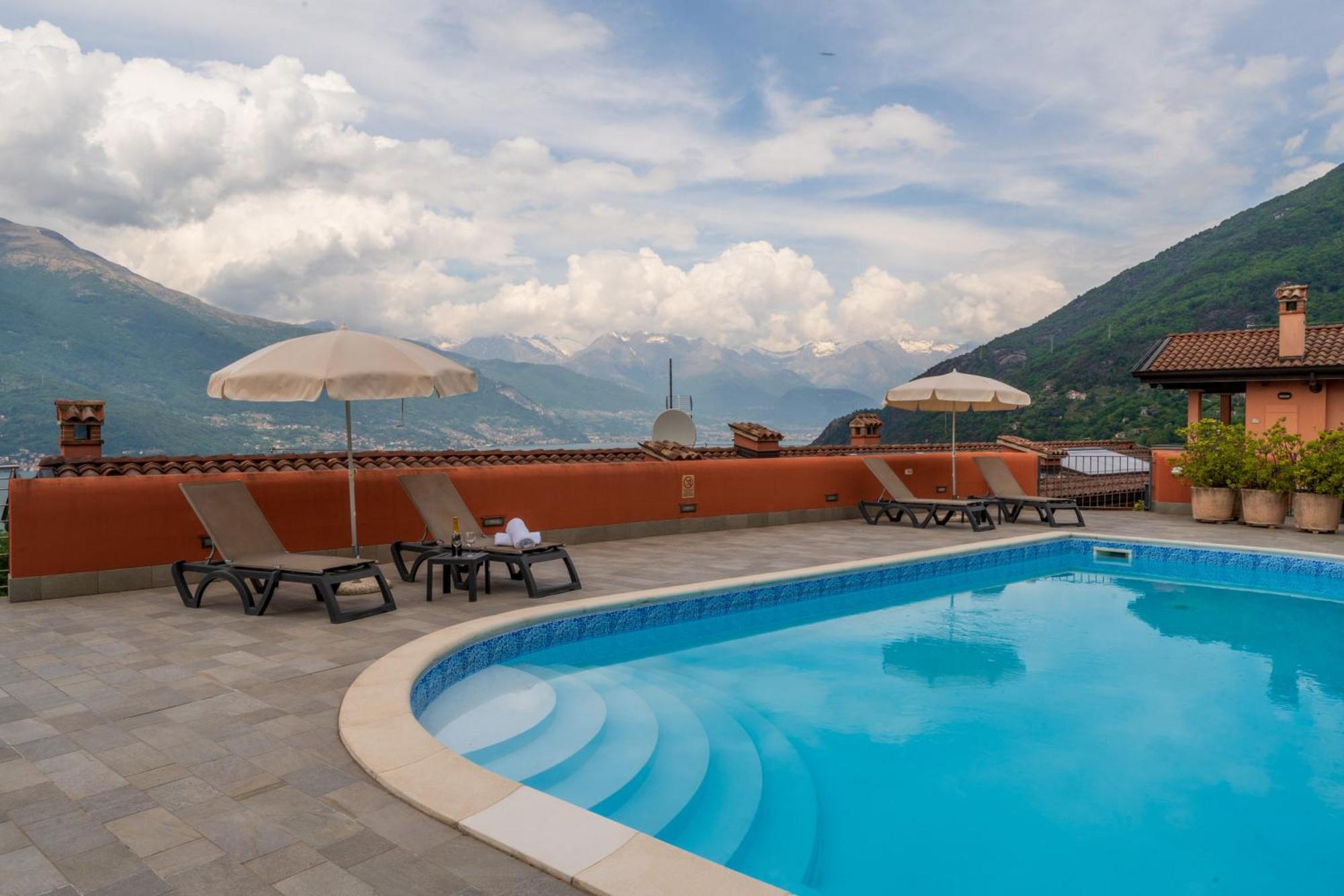 Stunning Apartment- Terrace And Swimming Pool 벨라노 외부 사진